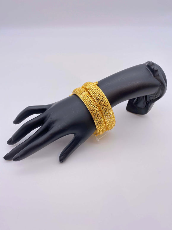 Vintage Golden Bangle Set 4 -  Imitation Gold-Plated Base with Intrinsic Cutting and Engraving