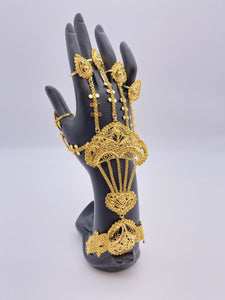 Bridal Handpiece in a Vintage Gold Plated Style Full Hand Coverage with Adjustable Bracelet and Ring Sizes