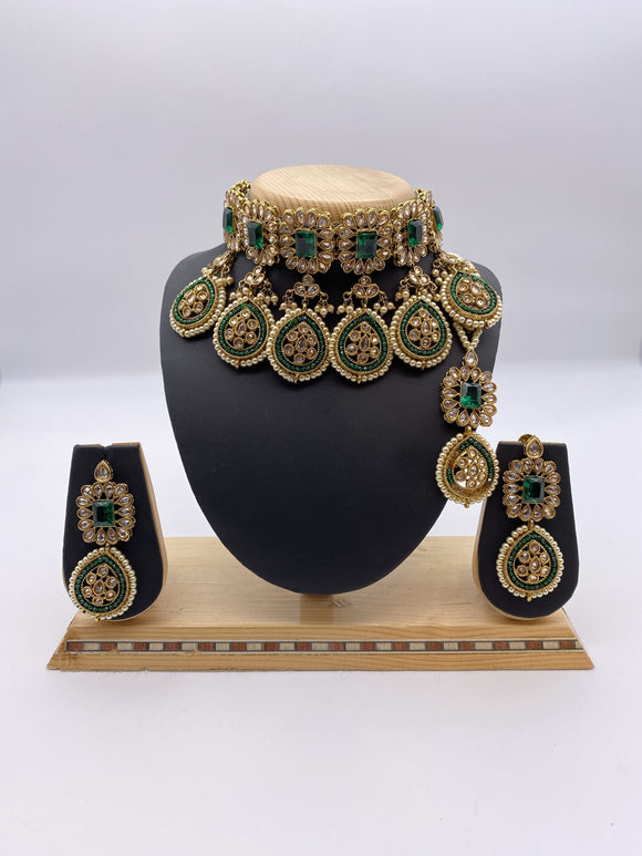Choker Set with Droplets Emerald Green Stones and Crystal Beads, comes with Earrings and Tikka