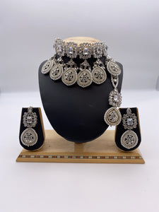 Choker Set with Droplets in White Pearls, comes with Earrings and Tikka
