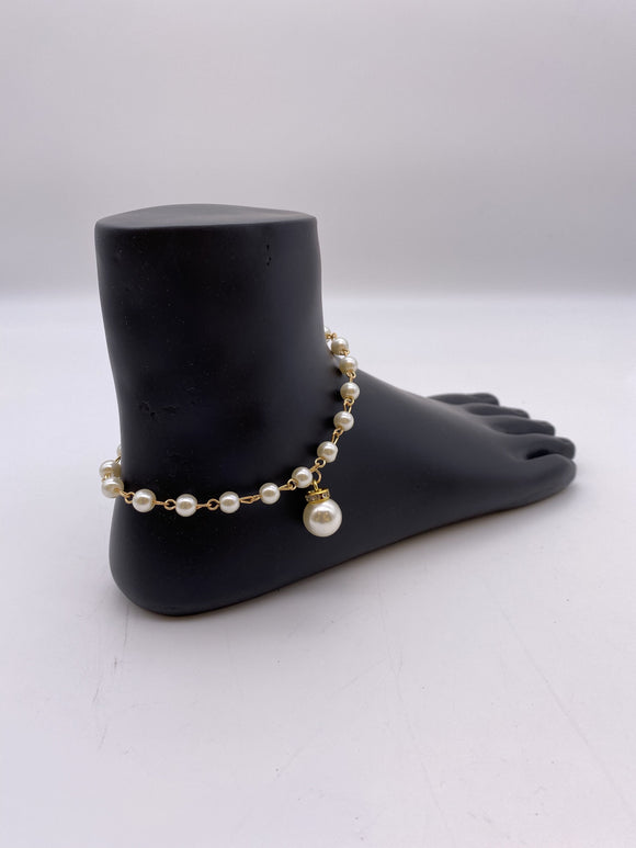 Kids Anklet - Gold Base White Pearls with a Pearl Charm