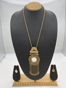 Rani Haar Afghani Collection - Plain Chain with a Vintage Pendant with Small Hook Earrings