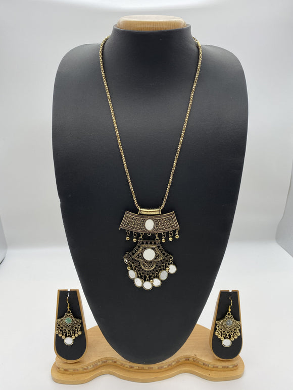 Rani Haar Plain Chain with a Vintage Pendant - with Hook Earrings - Afghani Collection